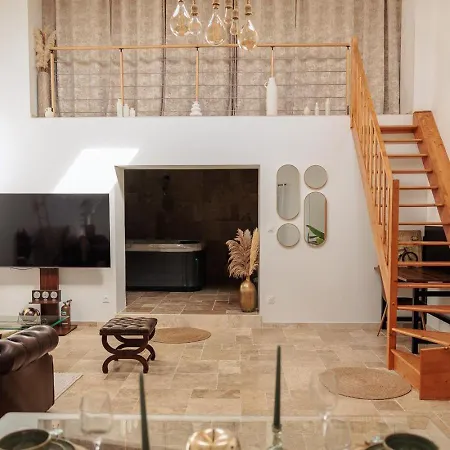 Loft De Charme Avec Jacuzzi Proche D'agen Ferienhaus